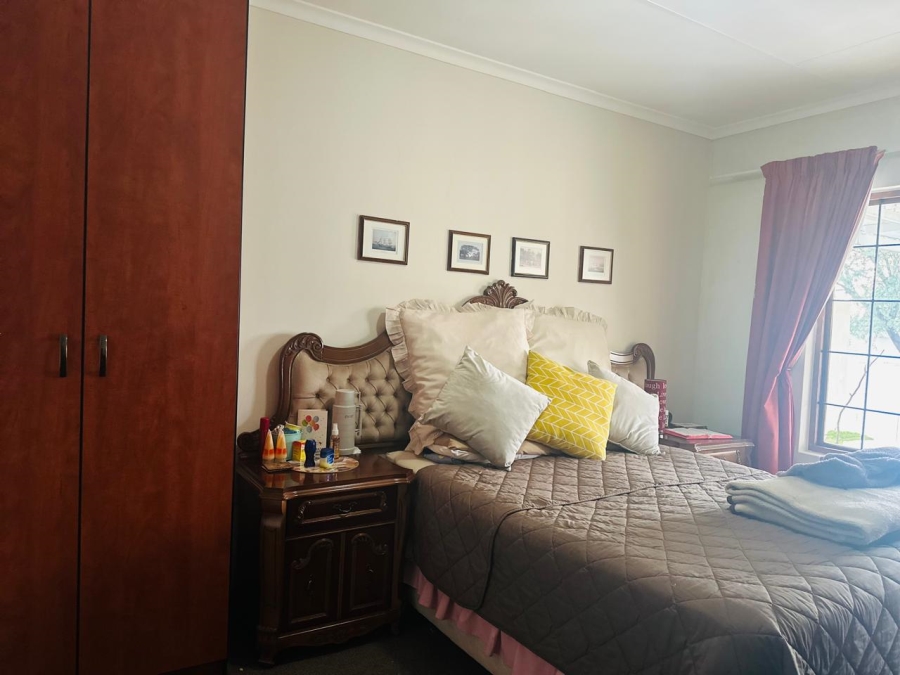 To Let 3 Bedroom Property for Rent in Hillside Free State